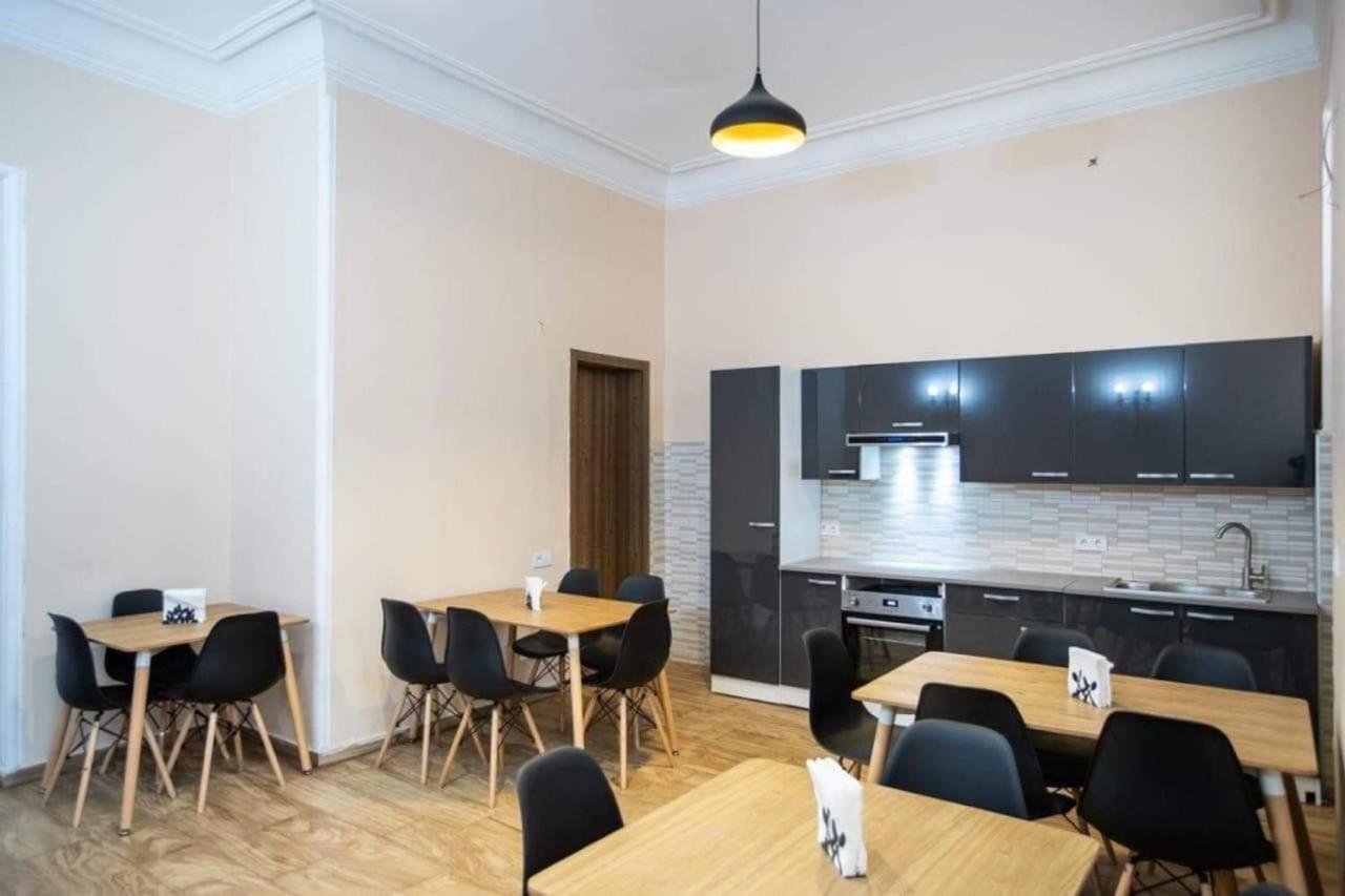 Crypto Hotel Тбилиси Экстерьер фото