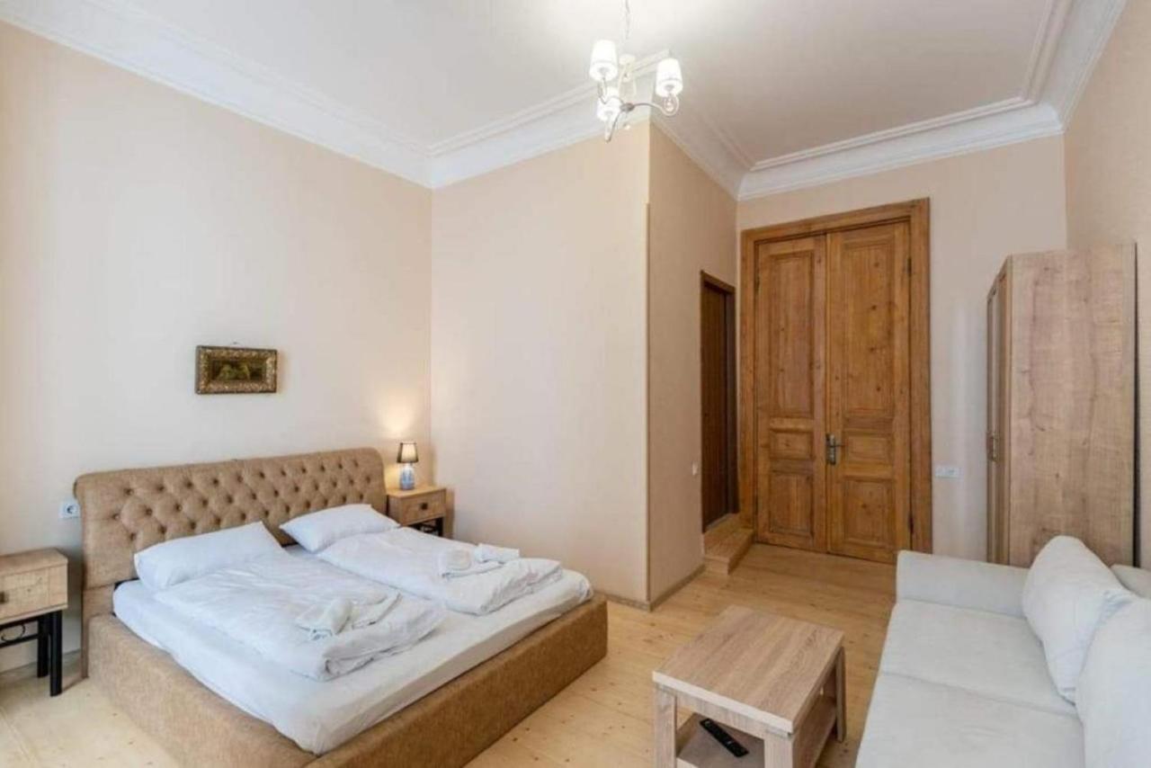 Crypto Hotel Тбилиси Экстерьер фото