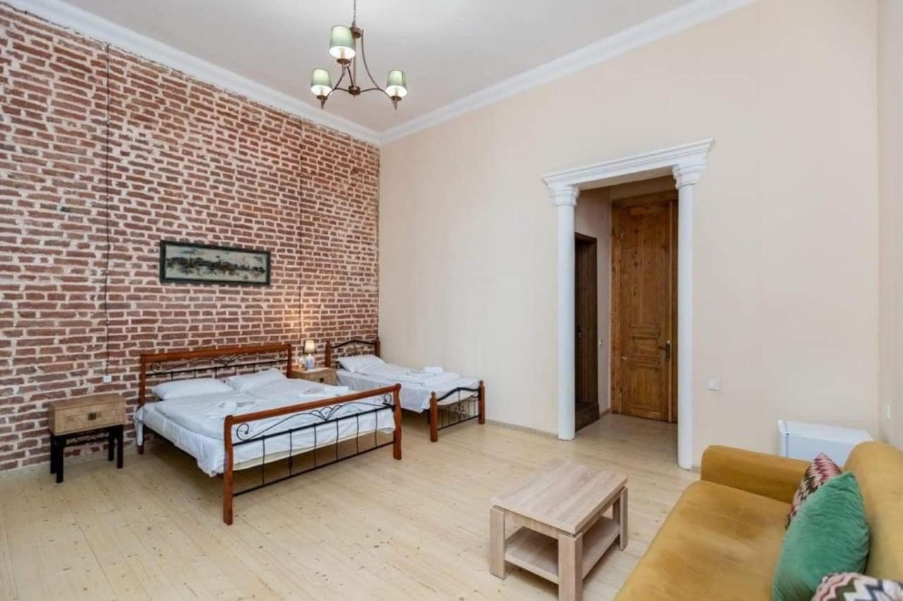 Crypto Hotel Тбилиси Экстерьер фото